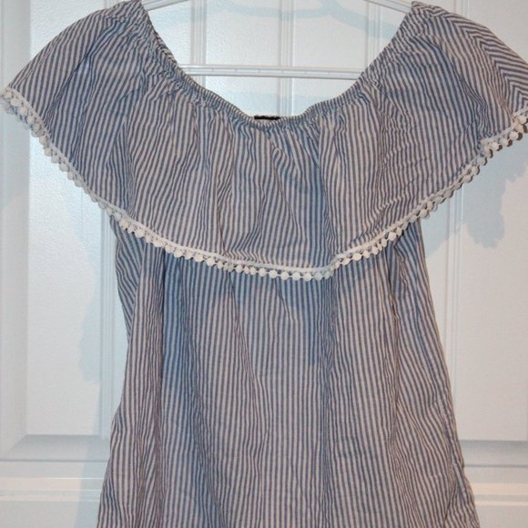 3/$20 🏷 Women's Striped Tank Blouse Size M - Picture 3 of 3